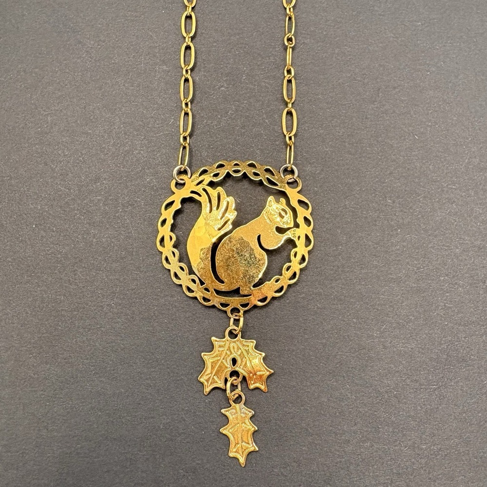 Vintage Gold Tone Squirrel Pendant Necklace Holly Leaf Accents 19.5" Lightweight
